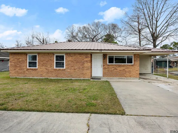 420 W Live Oak St, Gonzales, LA 70737