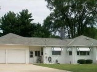 2442 Riverview Dr, Green Bay, WI 54313