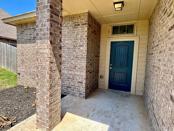 2nd image of 10809 NW 117th Pl