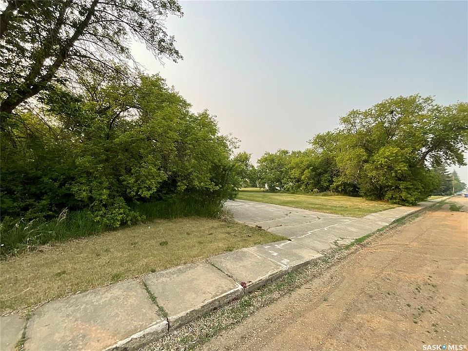 2nd image of 228 1st AVENUE W