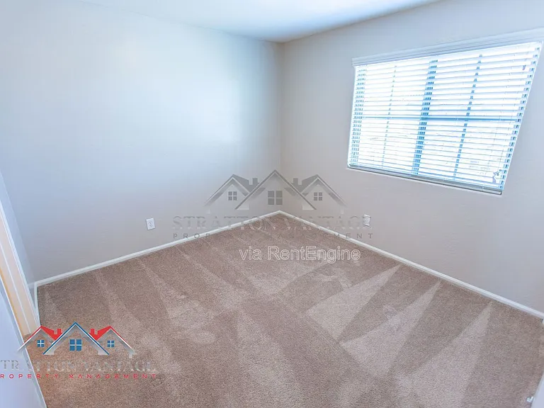 2218 N 77th Dr — Photo 32