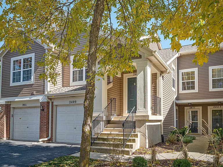 2409 Wilton Ln — Photo 2