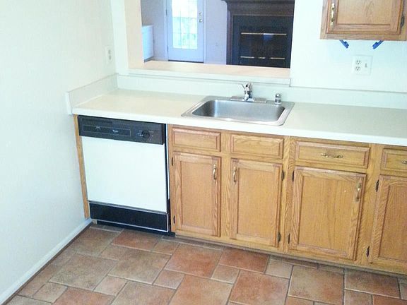2nd image of 606 Lakeworth Dr