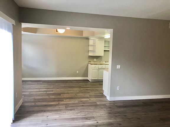 4th image of 1270 Stoner Ave APT 2