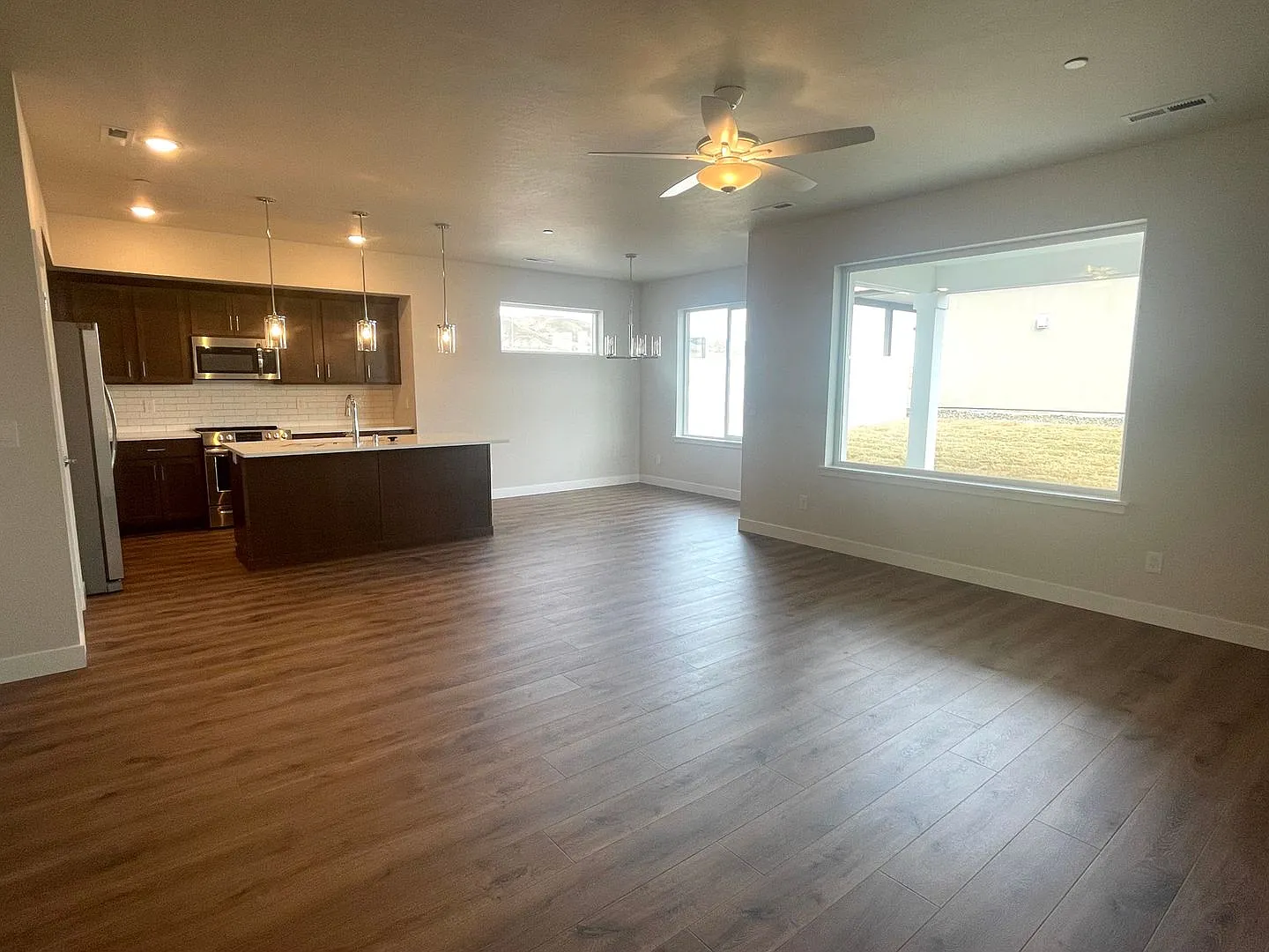 Beautiful 3 Bedroom in Richland near the Mercantile! Corner lot! — Photo 4