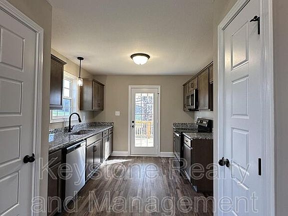 4th image of 1256 Cardinal Creek Dr