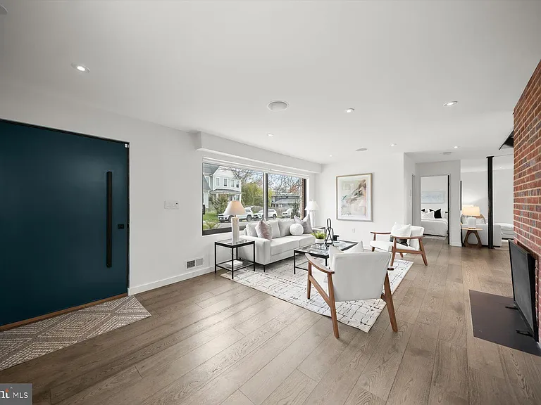 3004 N Underwood St — Photo 13