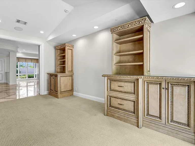 1070 Granville Dr — Photo 14