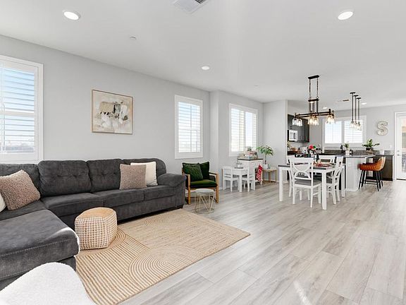 4th image of 5276 Beachfront Cove St #237