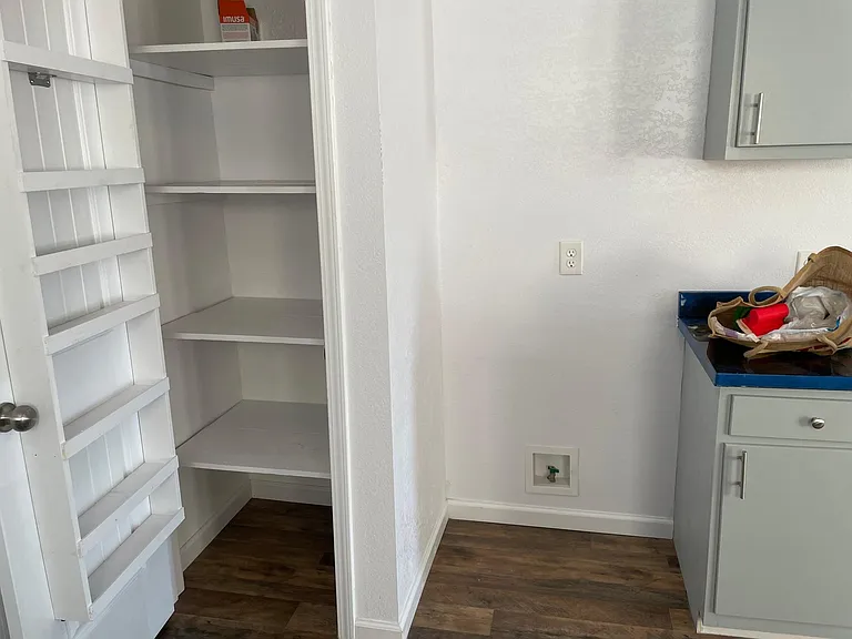 521 Avenue G — Photo 6