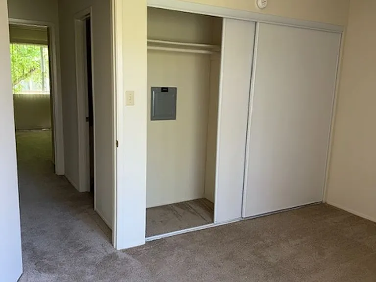 Large 2 bedroom Apartment in Clairemont — Photo 12