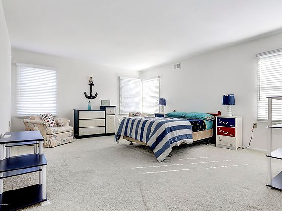 5th image of 1613 Wisteria Ct