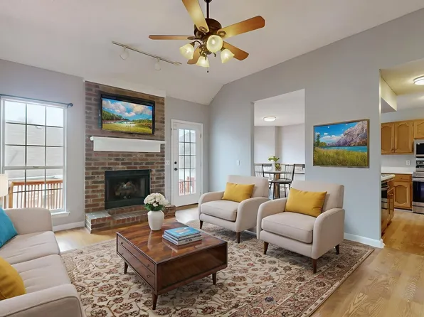 127 Oak Leaf Dr, Hendersonville, TN 37075