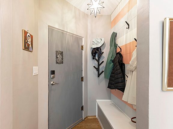5th image of 420 E Kent Ave