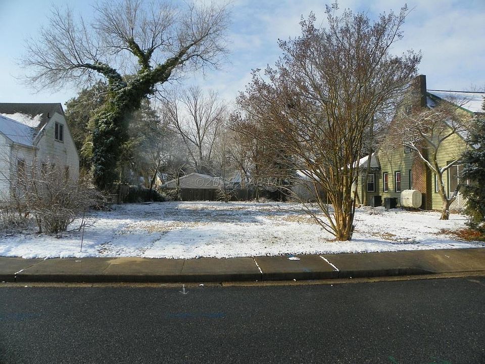1st image of 204 W Philadelphia Ave