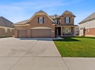 17966 Hogan Dr, Macomb, MI 48042