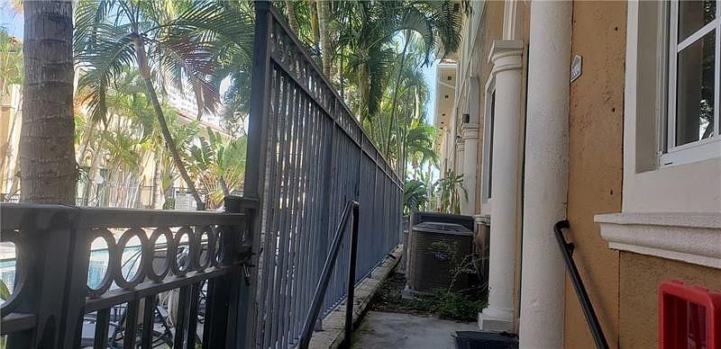 1st image of 2891 NE 185th Street #1004