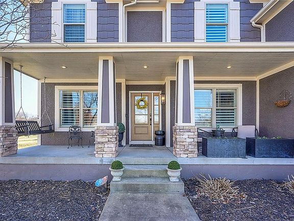 4th image of 1201 Richards Cir
