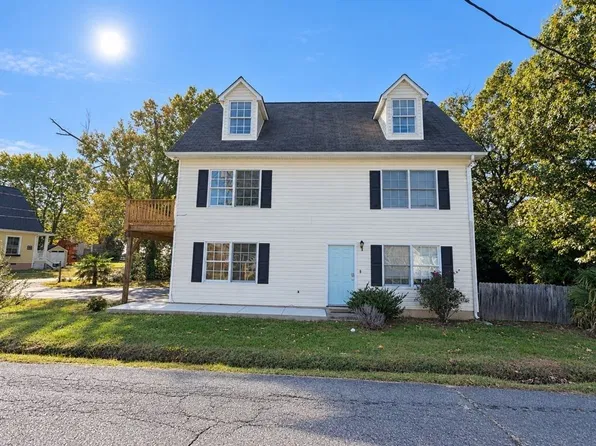 301 Hamilton St, Colonial Beach, VA 22443