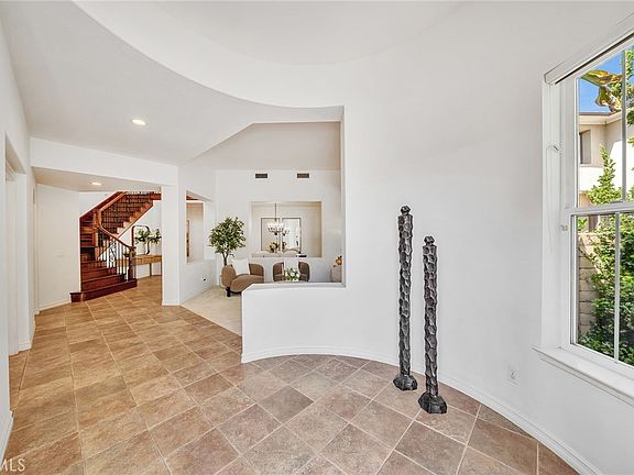 2nd image of 7 Bayleaf Ln