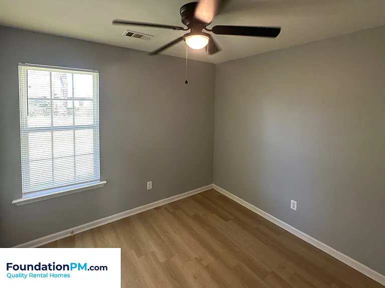 3751 Oak Lake Ln — Photo 10