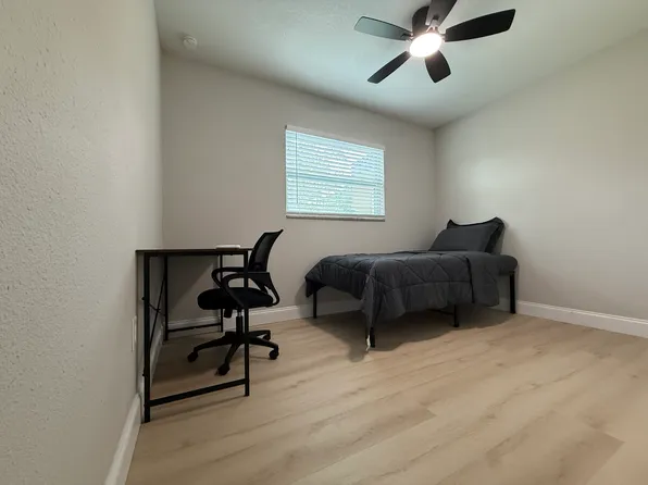 2217 E Colby Ln, Tampa, FL 33612