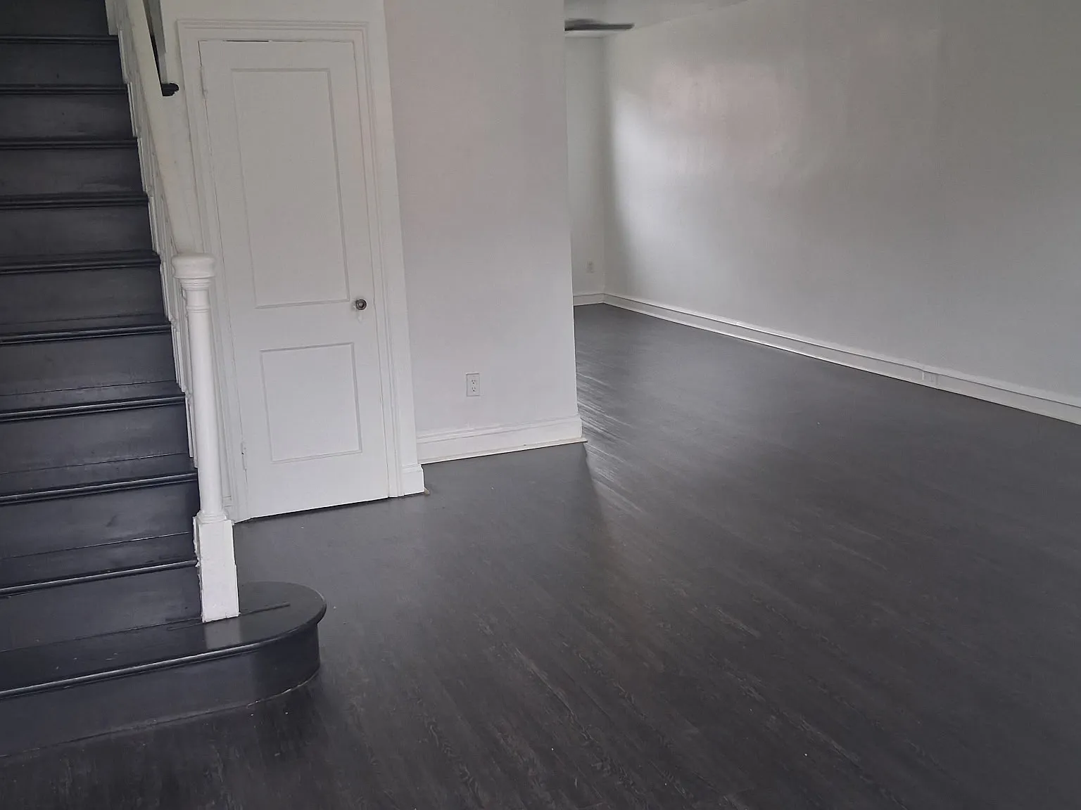 3 bed, 1224 sqft, $2,350 — Photo 1