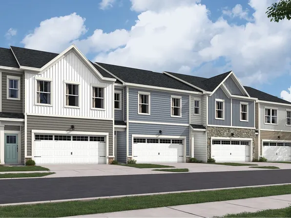 Everly Front Load Garage Plan, Newdale Acres : Townhomes