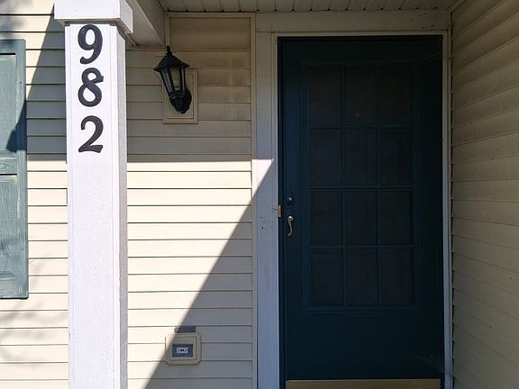 2nd image of 982 Rosefield Ln