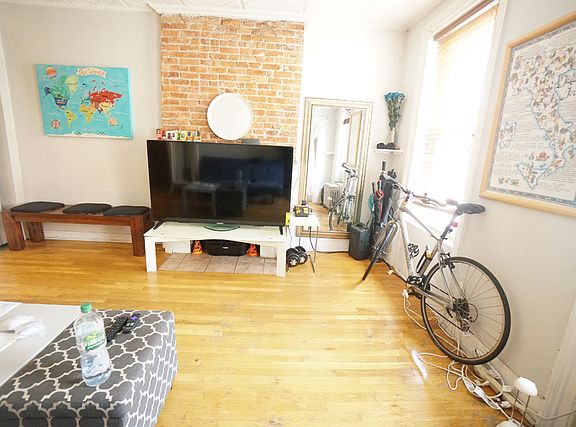 5th image of 516 Court St #1A