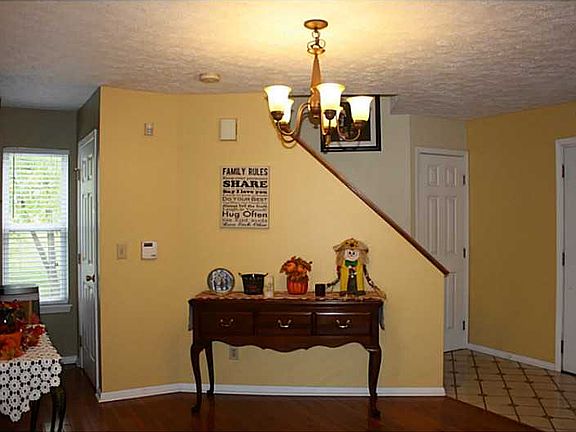2nd image of 204 Randy Ln