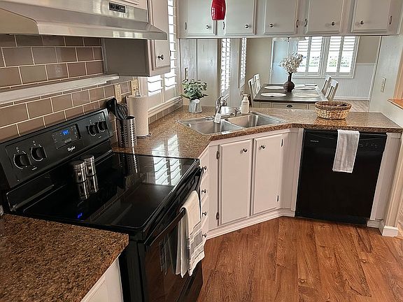 4th image of 558 Sunrise Ave