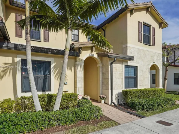 10601 W 33rd Way, Hialeah, FL 33018