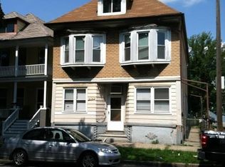 2749 Florian St, Hamtramck, MI 48212