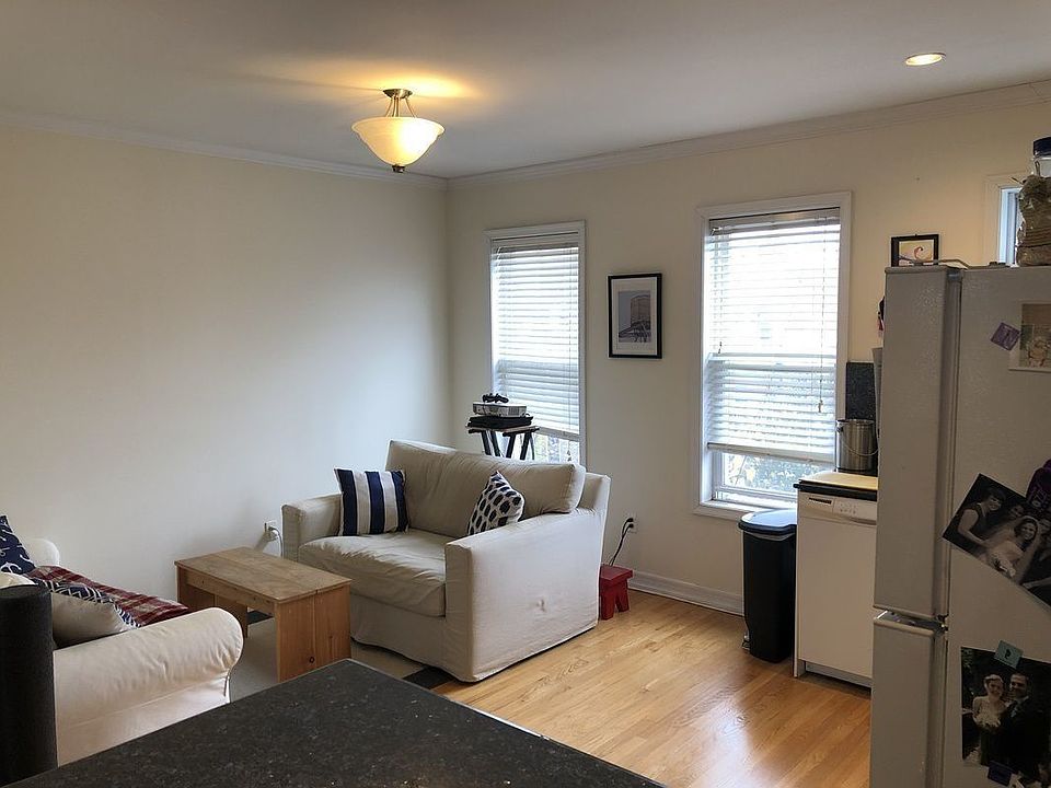 2nd image of 622 Vanderbilt St #2
