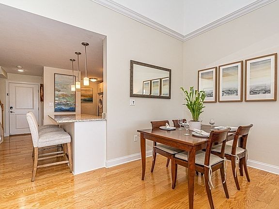 5th image of 130 Tremont St #402