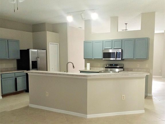 5th image of 93 Pebble Beach Dr