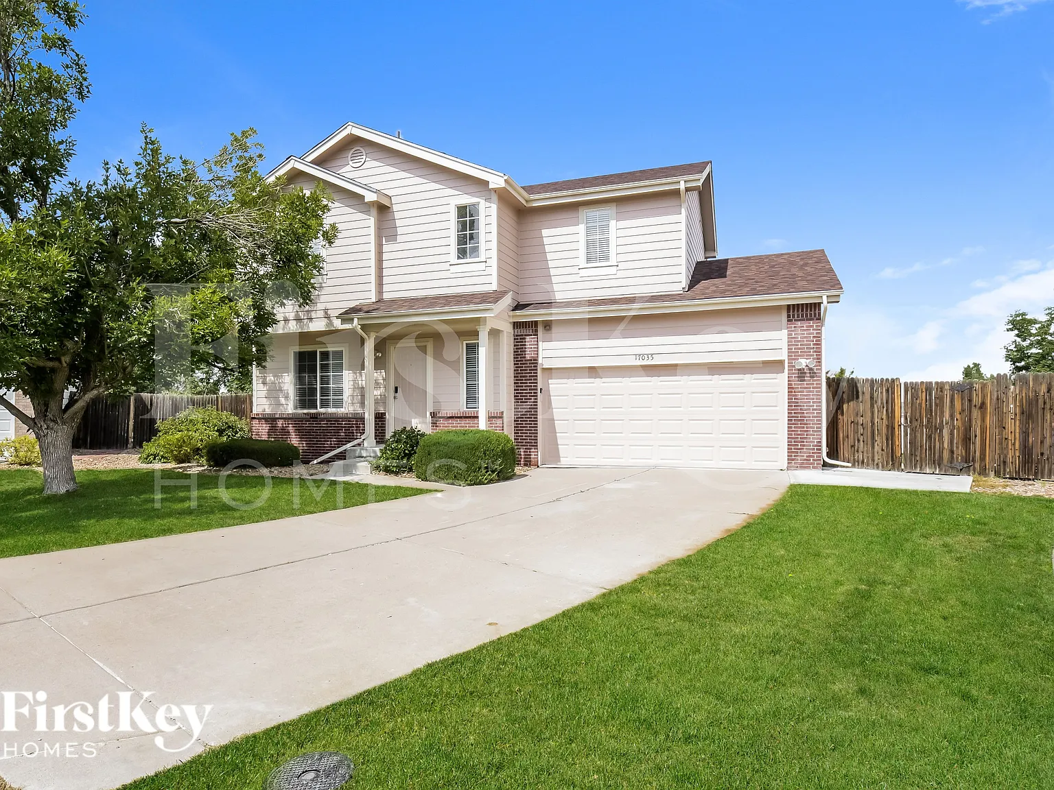3 bed, 2.5 bath, 1724 sqft, $2,730 — Photo 2