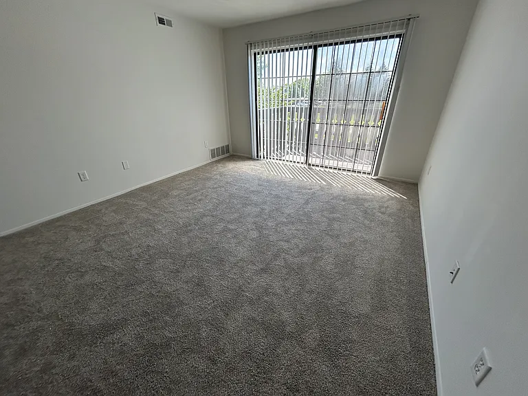 Thornridge Apartments — Photo 28