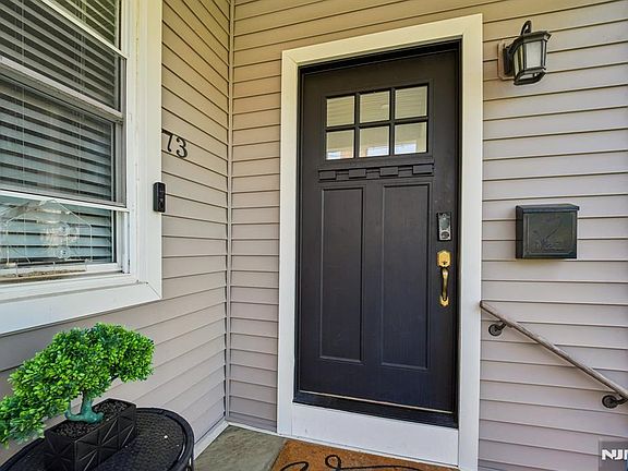4th image of 73 Forest Pl