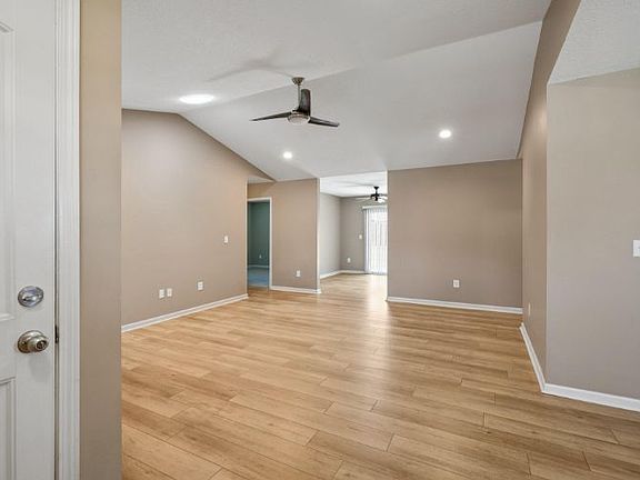 3rd image of 446 Peaksview Dr