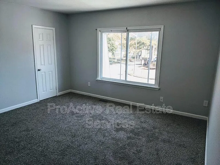 701 Arthur Ave — Photo 11