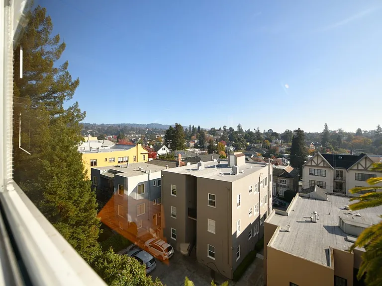 832 York St — Photo 11