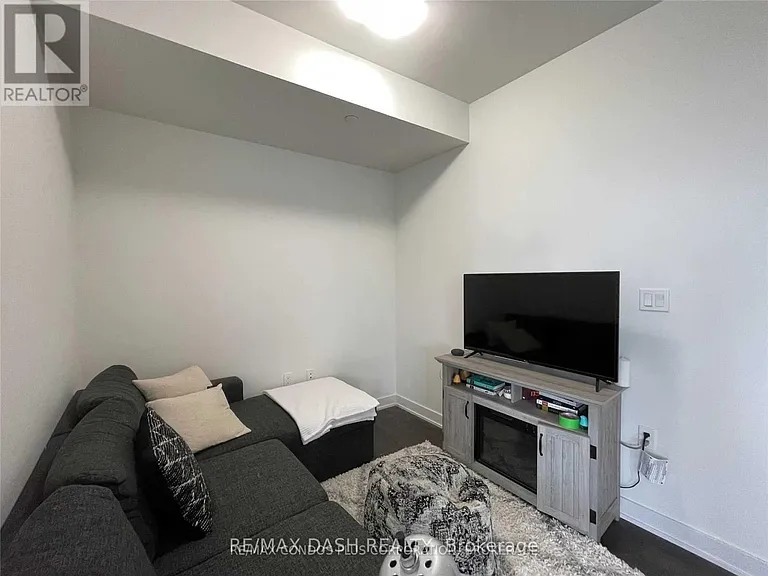 27 Bathurst St #902W — Photo 8