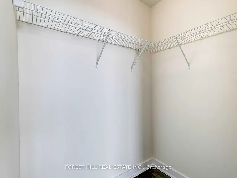 2221 Yonge St #5703 — Photo 24