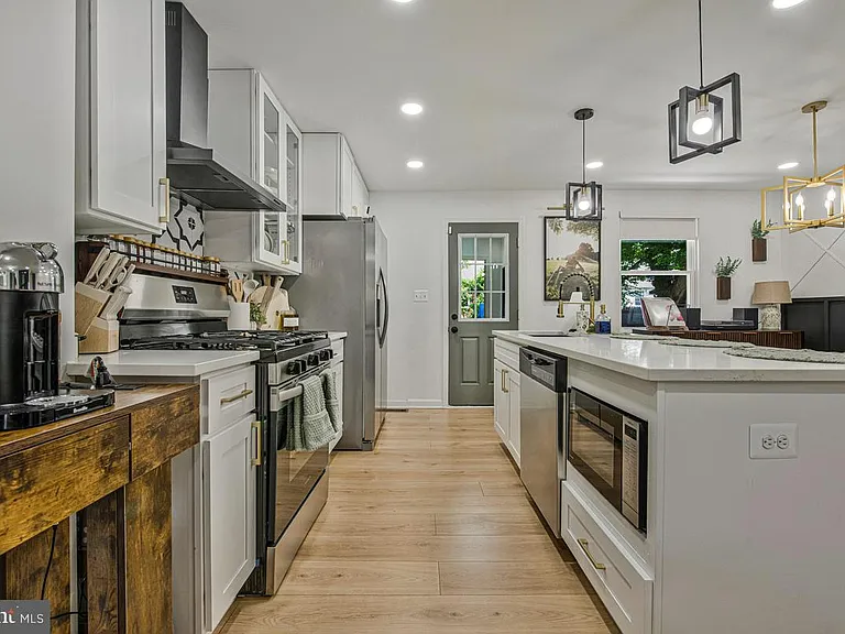 3704 Hamilton St — Photo 13
