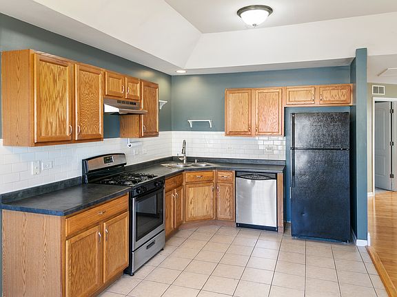 2nd image of 3957 Preston Dr #3957