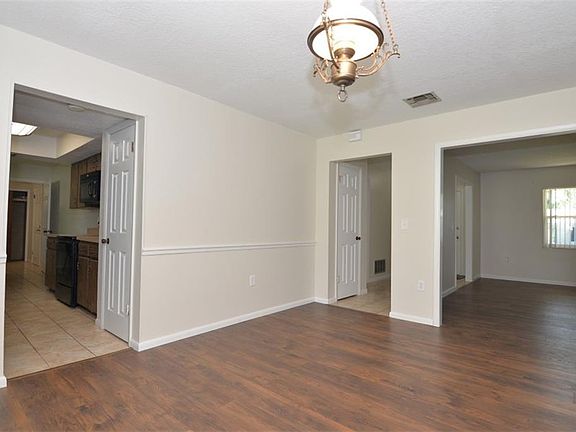 4th image of 125 Cambridge Dr