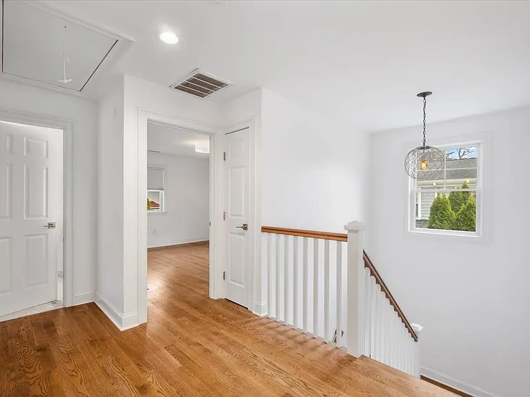 109 Lee Rd — Photo 9