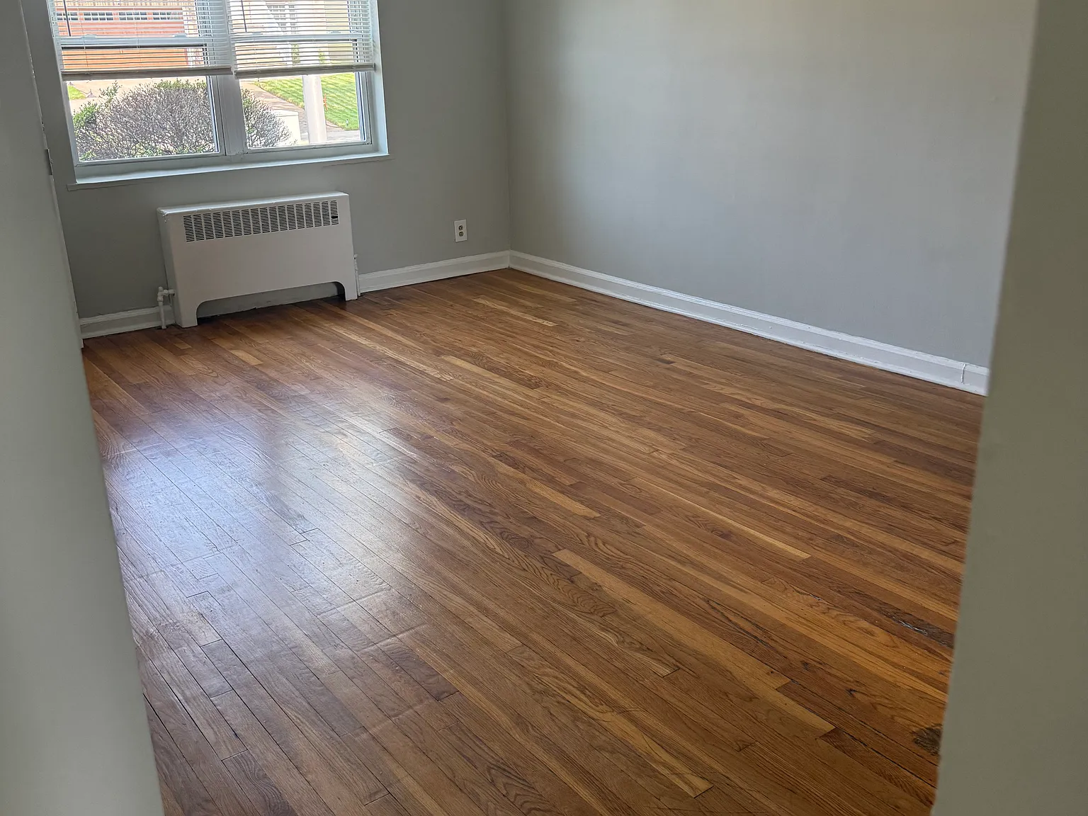 2 bed, 900 sqft, $2,300 — Photo 4
